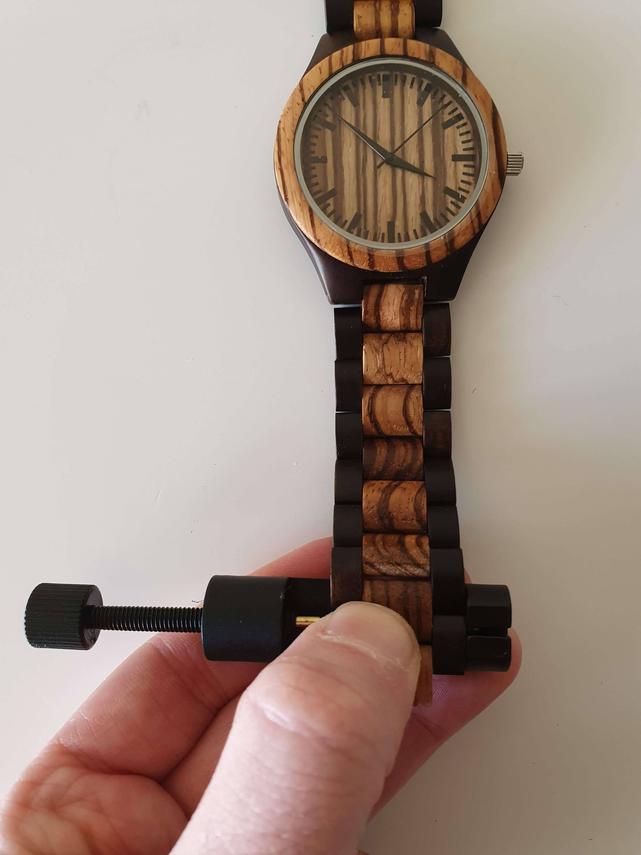 Remove Links From A Wood Watch