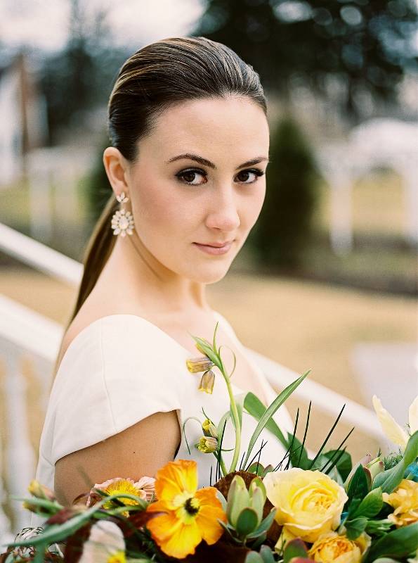 contemporary bride with flowers