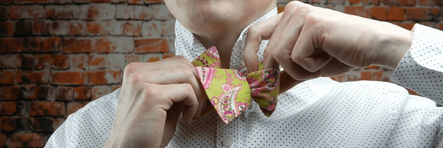 How to Tie a Bow Tie: Step 5. Adjustments. Part 1.