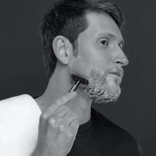 Comment arrêter le saignement d'une coupure de rasage ? - Sapiens – Sapiens  Men's Care Factory