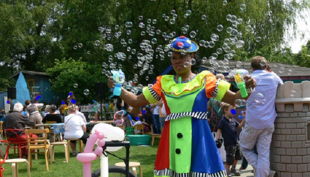 clown lucy luftballons