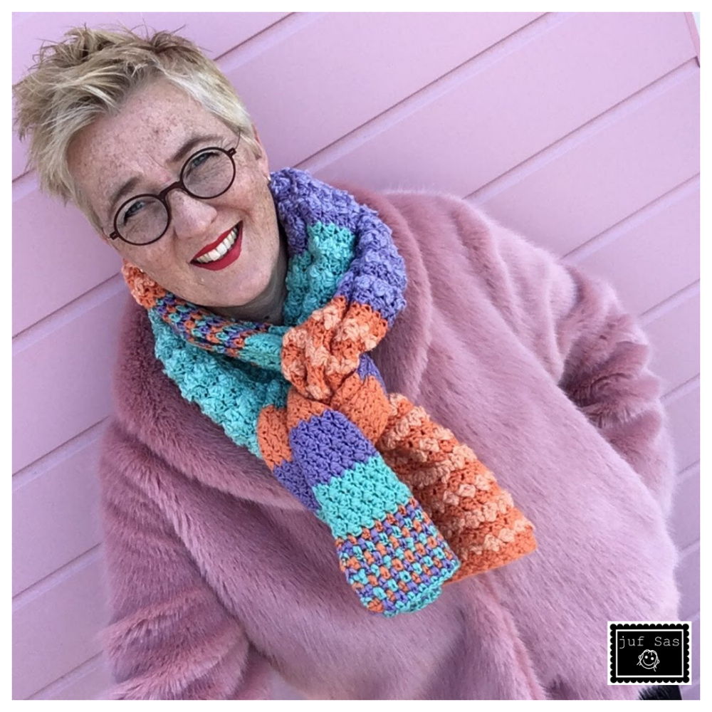 Crochet pattern for the Jolie shawl by teacher Sas