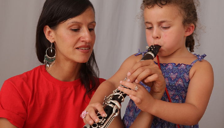 das klingende museum berlin kind spielt flöte