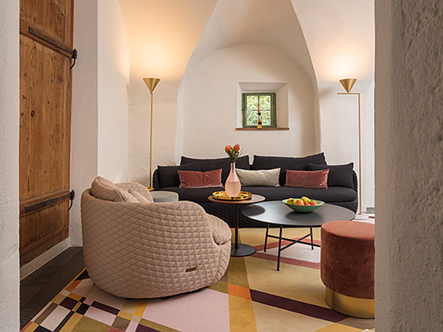 17220 Sant Feliu de Guíxols (Girona)
- Lounge area at Meierhaus Boutiquehotel Schloss Schauenstein (c) Gaudenz Danuser