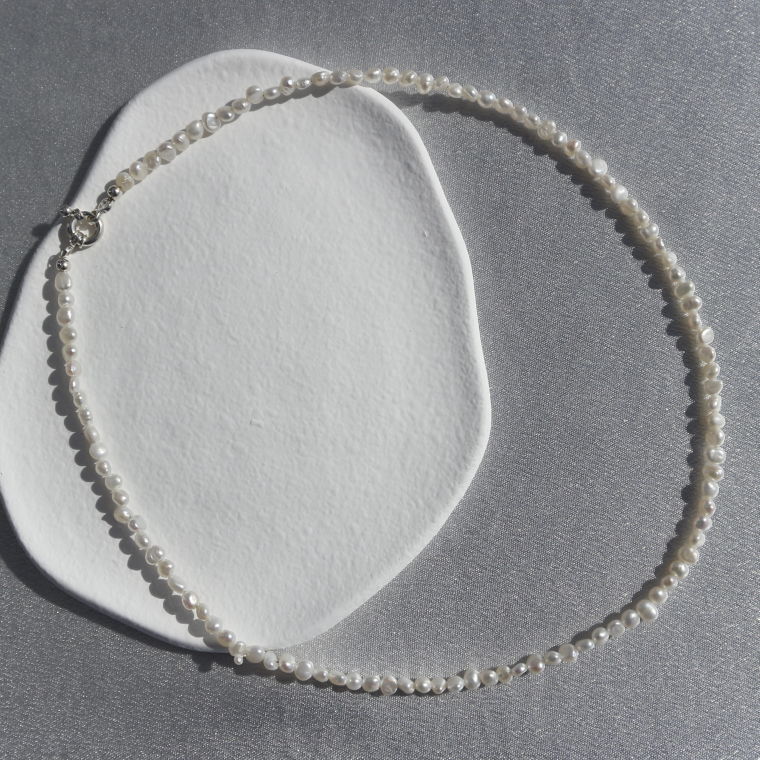 Necklace made of freshwater pearls