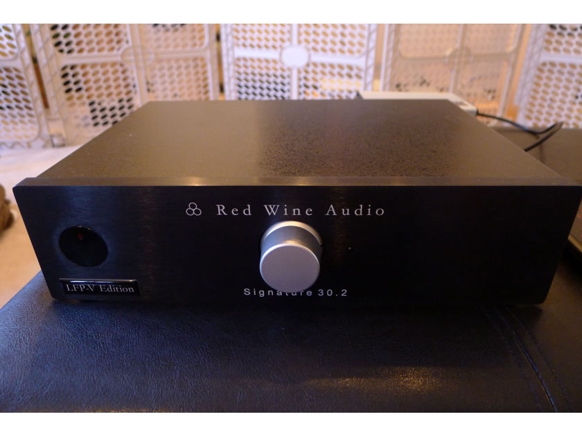 Red Wine Audio Signature 30.2 LFP-V  Integrated Amp