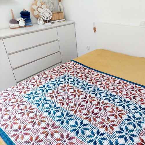 LITHUANIAN SUMMER. Rectangular center-out mosaic crochet blanket pattern