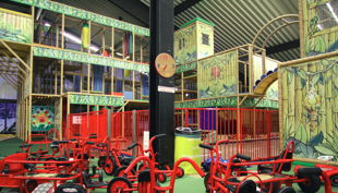 trampolino kinderspielpark klettern