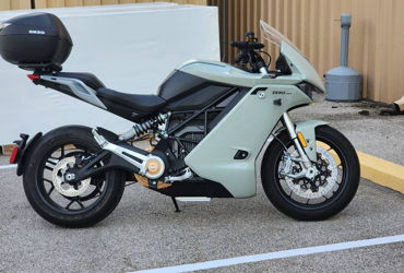 2022 ZERO SR/S PREMIUM motorcycle for rent near Rosharon, TX