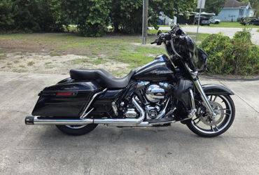 2016 HARLEY-DAVIDSON STREET GLIDE motorcycle for rent near Ruskin, FL