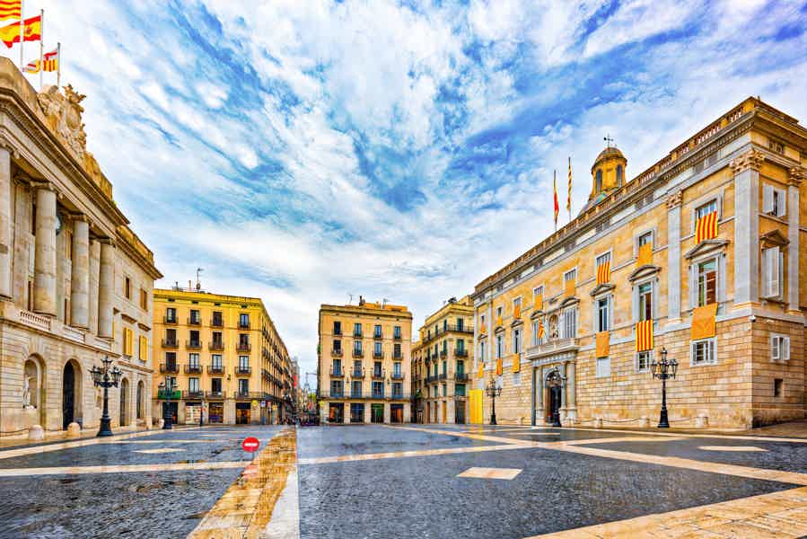 Barcelona Must-See Private Tour with a Friendly Local Guide - photo 5