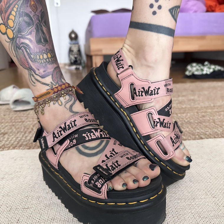 Dr Martens Kimber Sandals