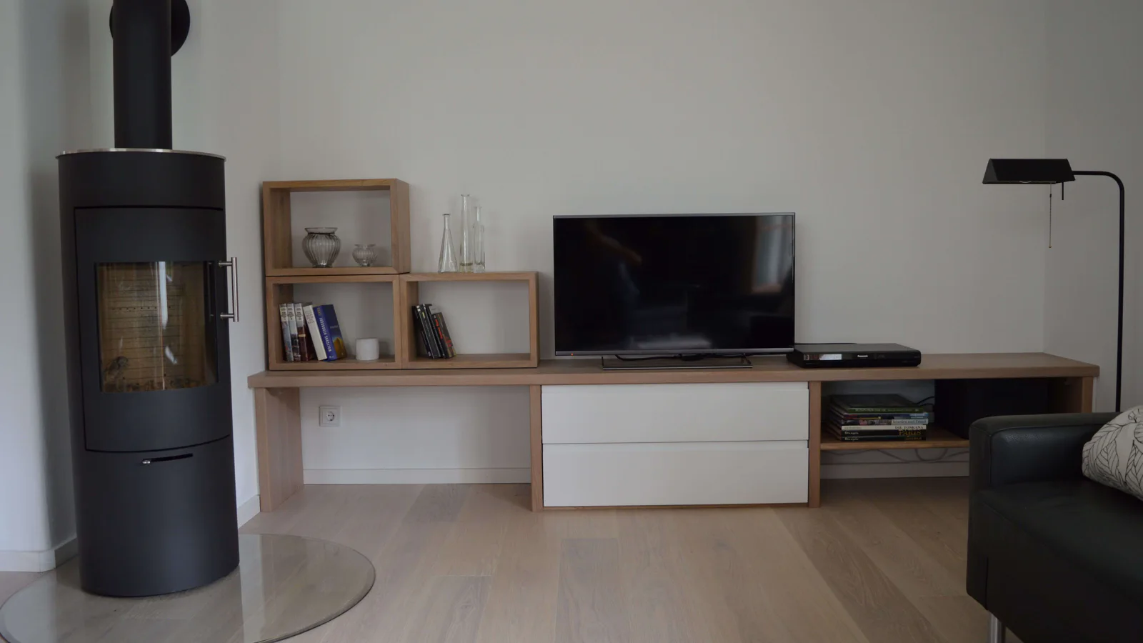 Offengestaltetes Phonomöbel