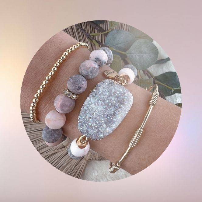 Bijoux Hokee Minéraux en pierres naturelles, bracelets et créations énergétiques pour l’harmonie et le bien-être