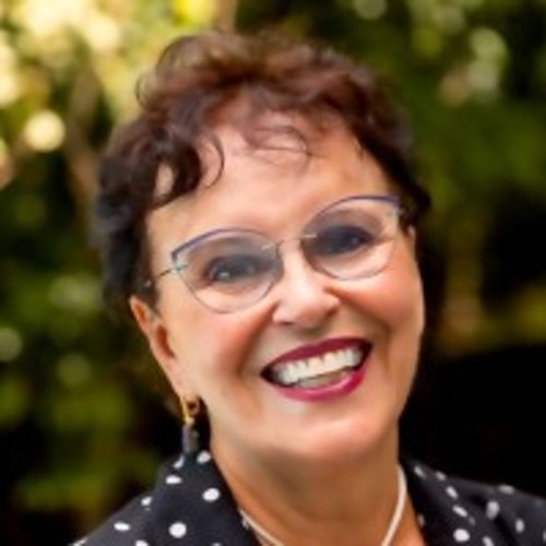 Suzanne  Dana