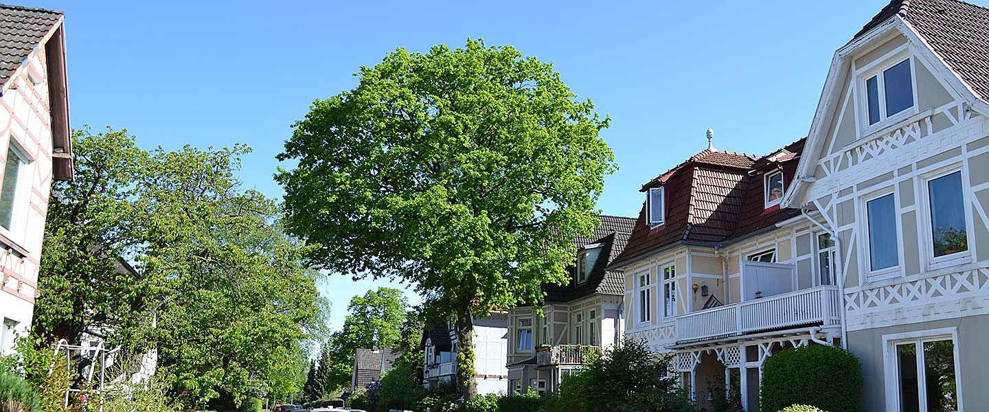  Hamburg
- Für einen Verkauf oder Kauf von Häusern und Wohnungen in Niendorf sind die Immobilienmakler von Engel & Völkers Ihr perfekter Partner.