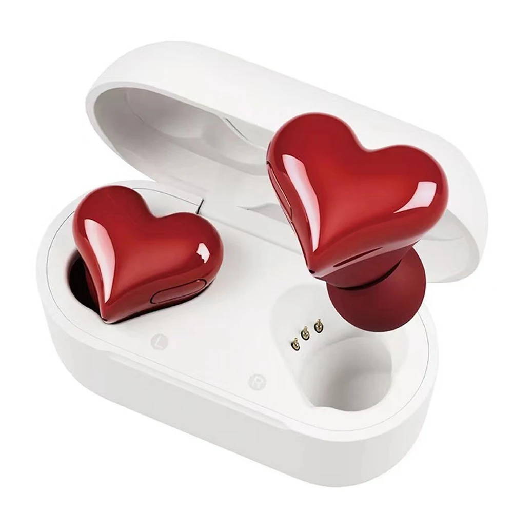 Rote HeartPhones in weißer Ladebox