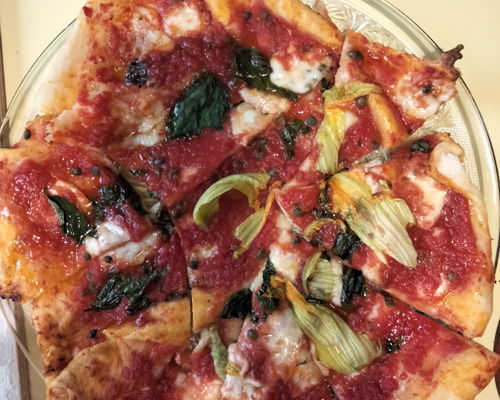 Cooking classes Lucca: Knead, bake and toast: pizza and a glass of wine
