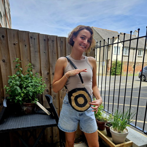 Umhängetasche aus Stroh – Häkelanleitung