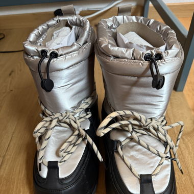 Brand New Snow Boots Size 38 *Zara Ski*