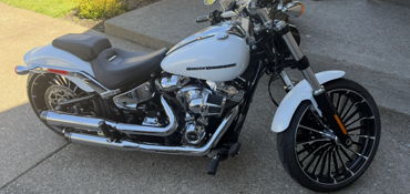 2023 HARLEY-DAVIDSON BREAKOUT 117 motorcycle for rent near Tigard, OR