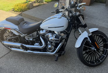2023 HARLEY-DAVIDSON BREAKOUT 117 motorcycle for rent near Tigard, OR