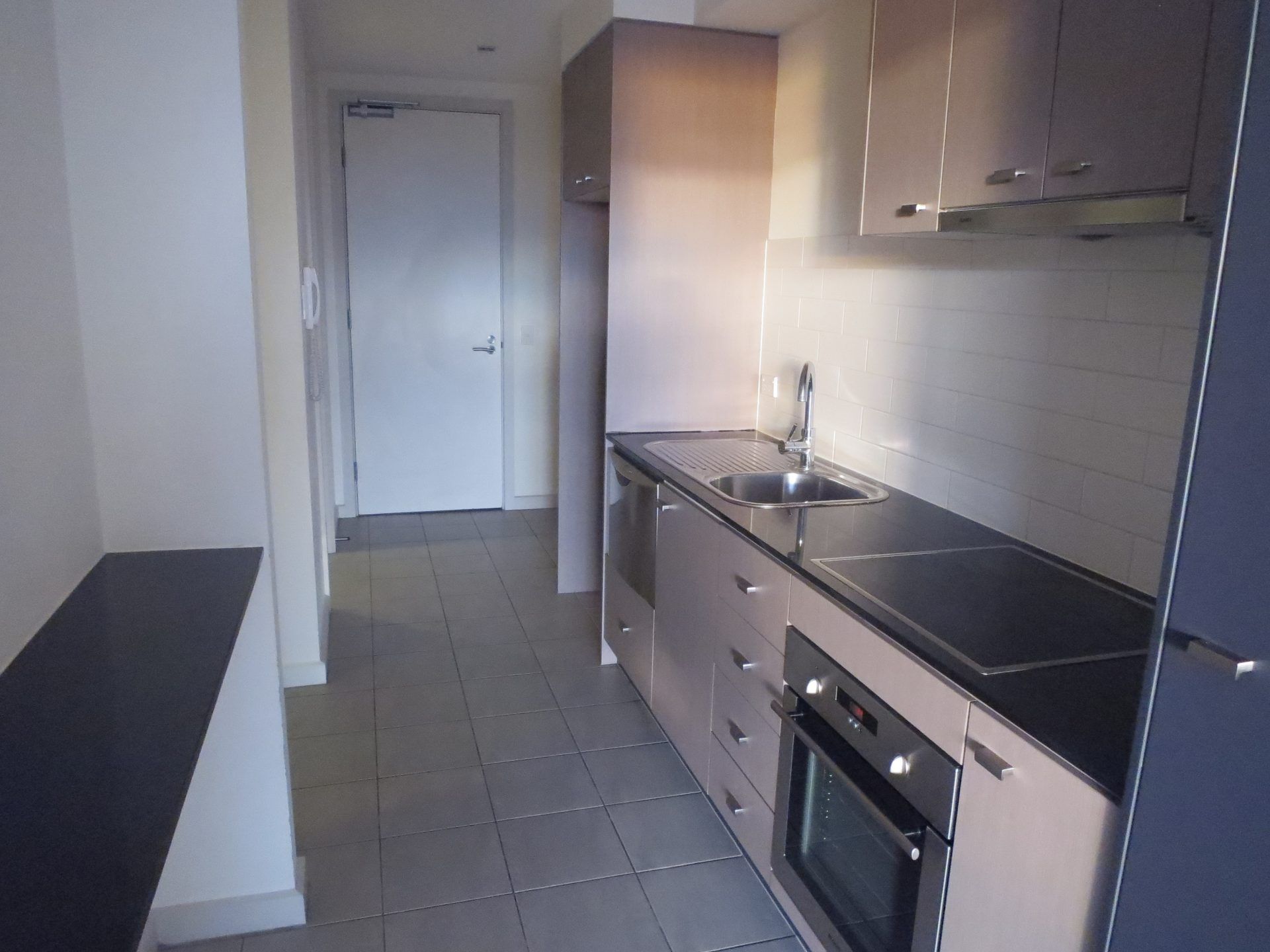 FOR LEASE NEWLY REFURBISHED APARTMENT W/ AIR-CON / HEATING - Image 5