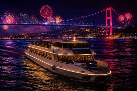 Istanbul Bosphorus Dinner Cruise with Transfer, Private Table & Shows