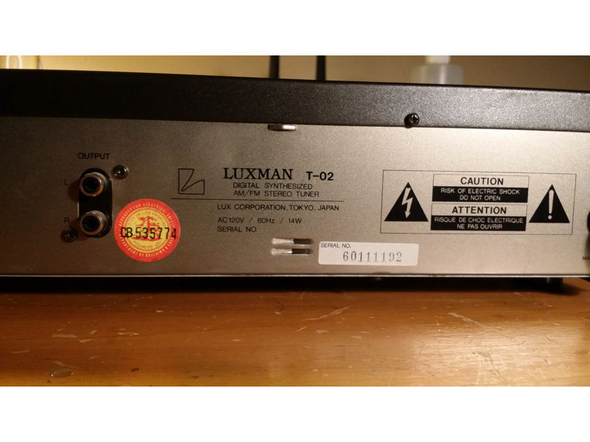 Luxman T-02 FM only digital tuner