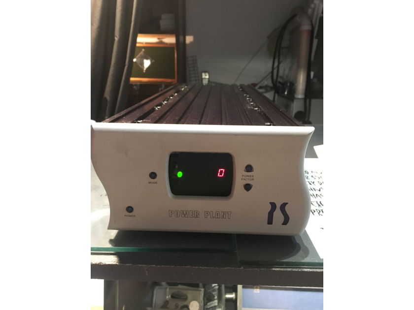 PS Audio P-300 Regenerating Line Conditioner