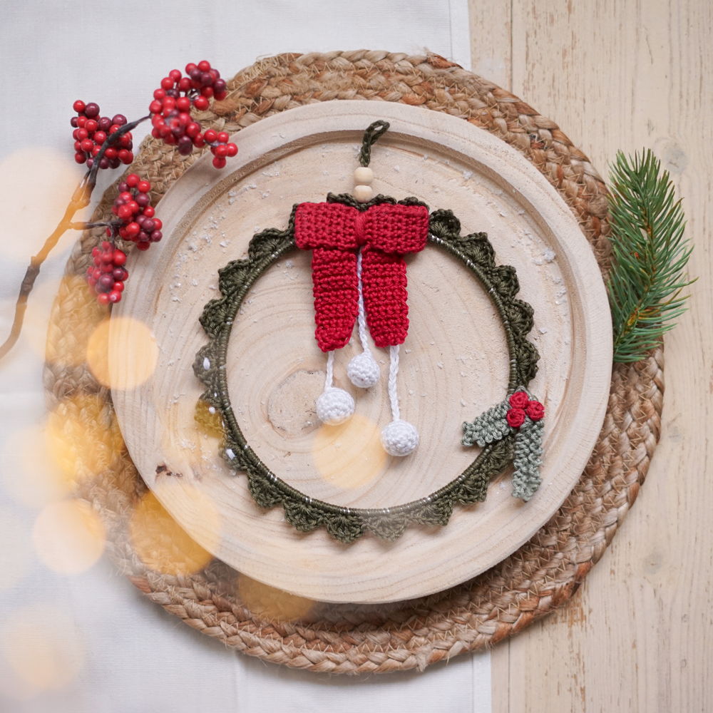 Snowfalls Christmas Wreath