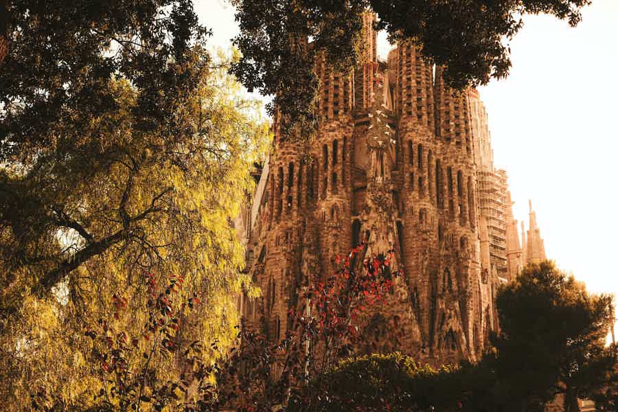 Sagrada Familia Small Group Tour - photo 3
