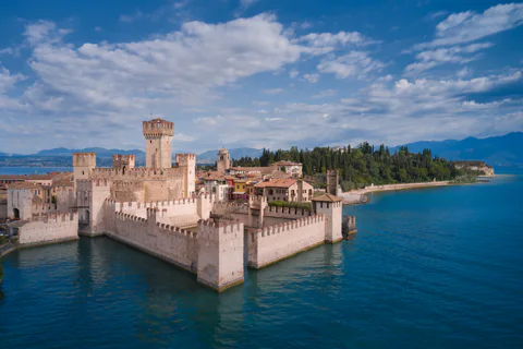 Verona, Sirmione and Lake Garda with Boat Cruise