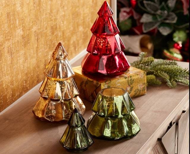 Raz Imports Wooden Sleigh With Winter Natural Arrangement and Pinecone Christmas Home Decor