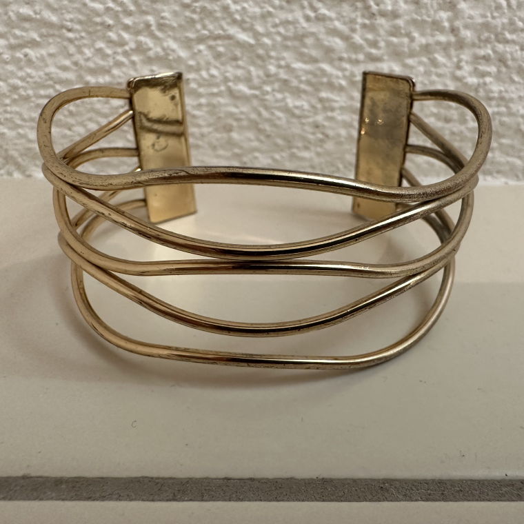 golden bracelet 