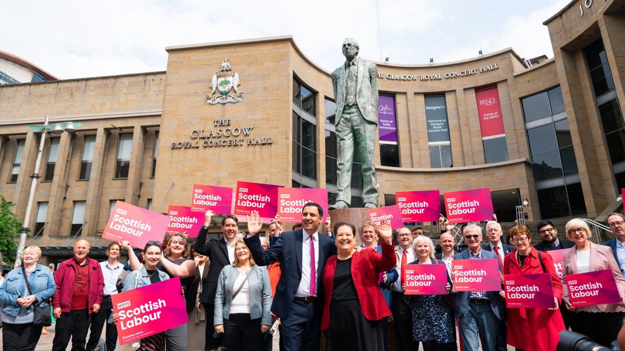 Fund Scottish Labour's crucial campaigns to win. Donate today.