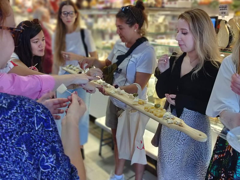 Food & Wine Tours Turin: Small Group Street Food Tour in Turin