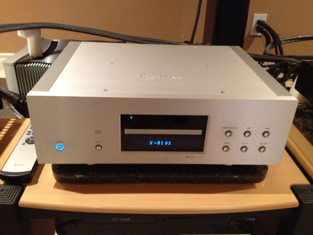 Esoteric X1 D2 cd/sacd player or Audio Aero Prestige Si...