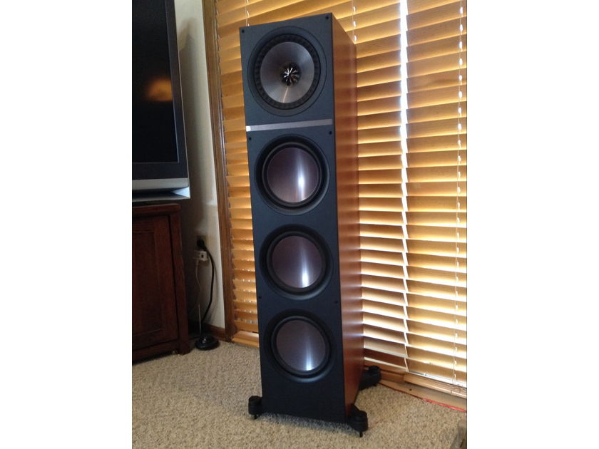 KEF Q900 in cherry finish, mint condition