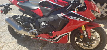 2017 HONDA CBR1000RR motorcycle for rent near Arlington, TX