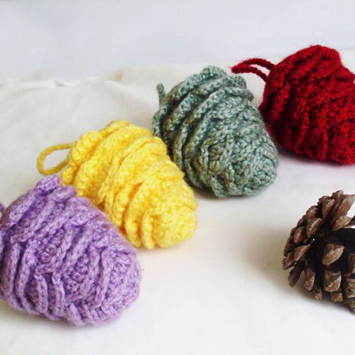 Colorful Pine Cone for Decoration amigurumi