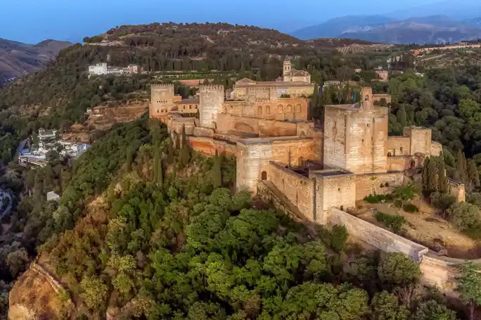 Granada: Alhambra and Nasrid Palaces Guided Tour