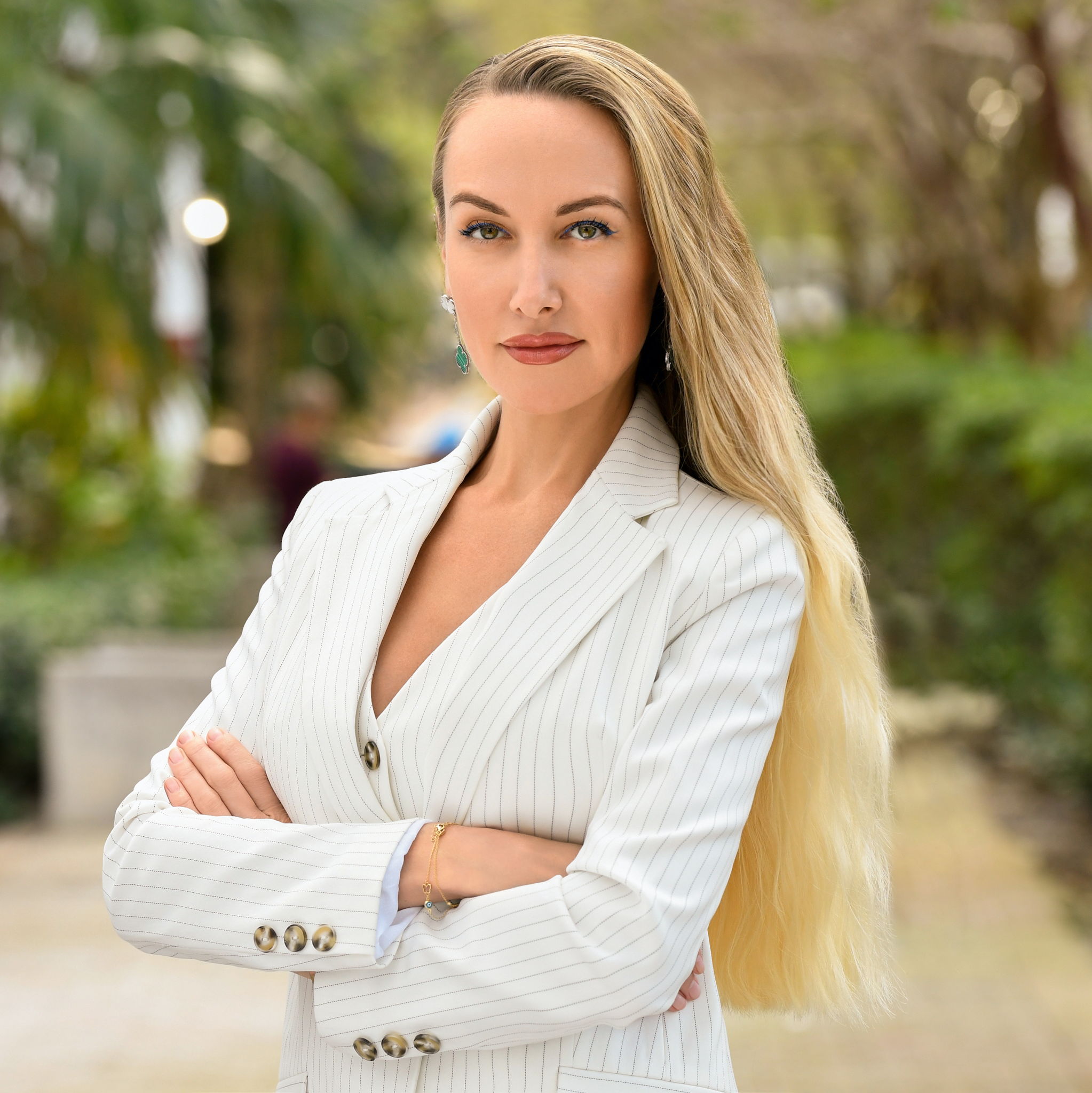 photo of agent, Annie Lopez