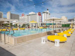 Citrus Grand Pool Deck