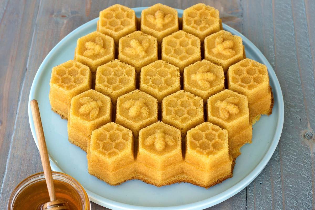 Honeycomb Lemon Cake Recipe by Nordic Ware | Minimax