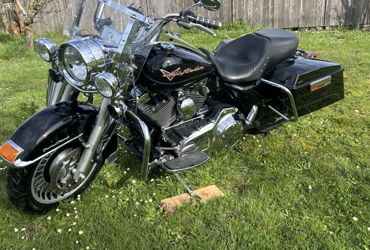 2011 HARLEY-DAVIDSON ROAD KING SPECIAL motorcycle for rent near Salem, OR