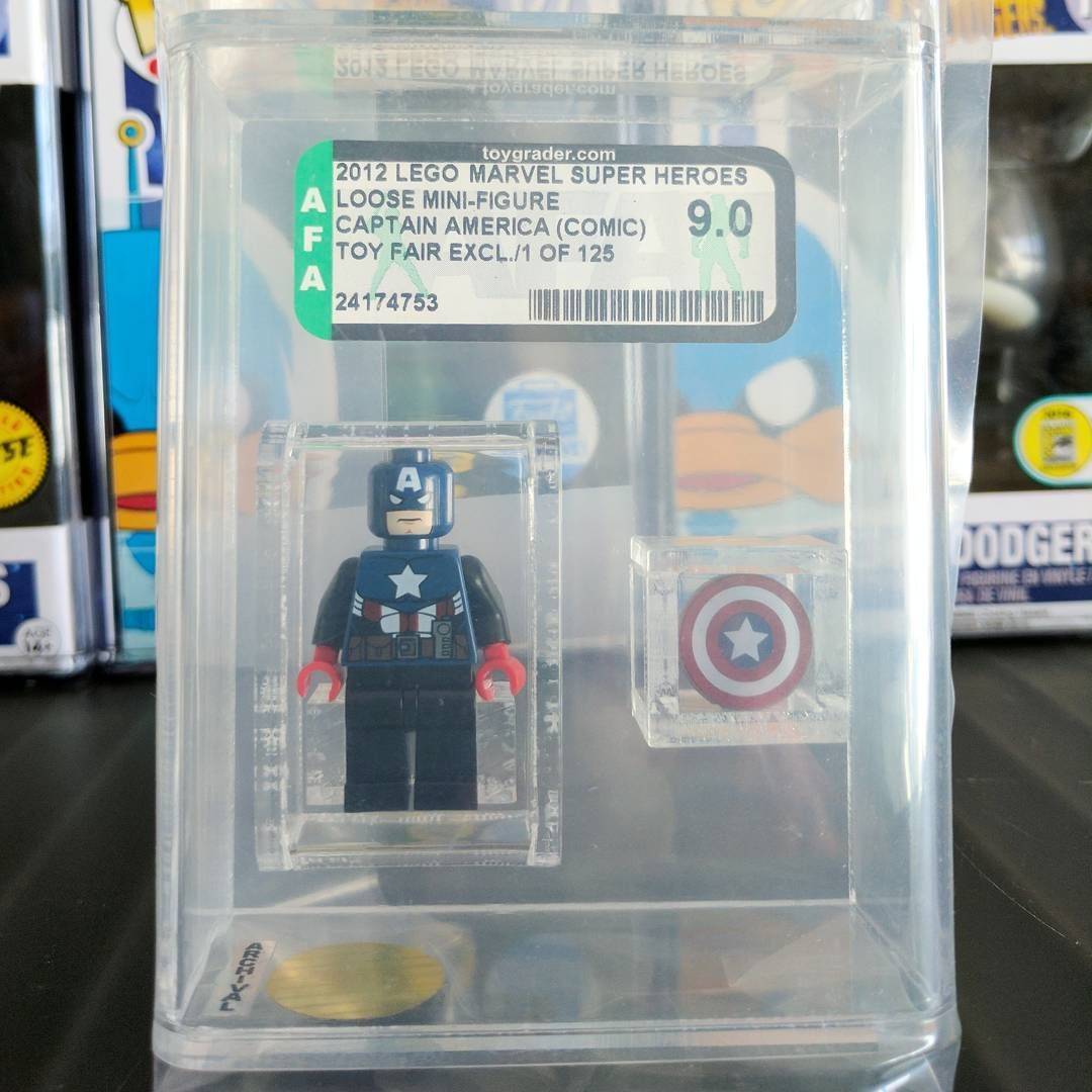 Captain America (2012 New York Toy Fair exclusive)