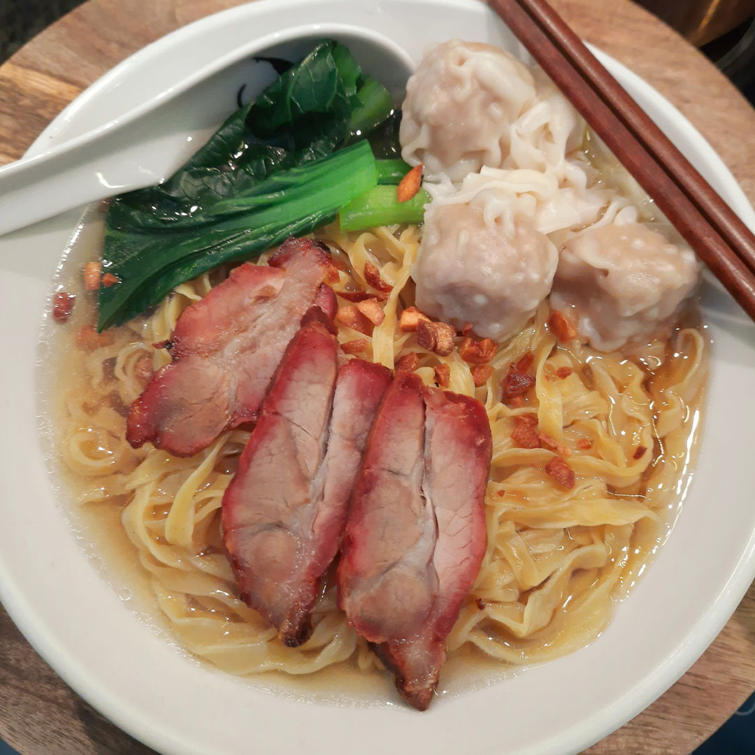 Made Wonton Noodles for lunch today, but made the soupy version instead of the dry version because it's getting colder here in Melbourne :)

P.S. I did not make the bbq roast pork ~ the one pictured was from my leftover dinner from the night before.