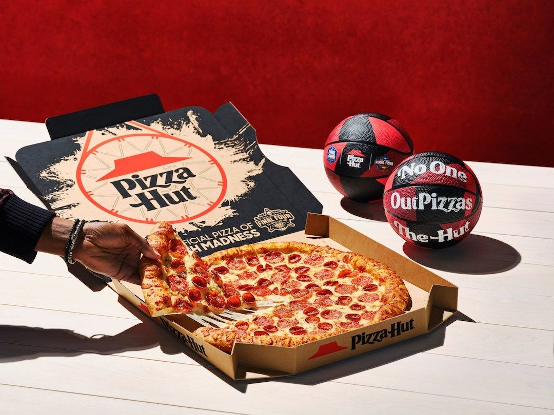 Pizza-Hut-March-Madness-Basketball-Hoop-Boxes-2-1678332113.jpg