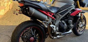 2017 TRIUMPH SPEED TRIPLE R motorcycle for rent near Ventura, CA